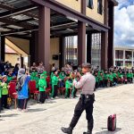 Tanamkan Disiplin Sejak Dini, Ditsamapta Polda Kaltara Sambut Ceria Siswa SDIT Nurul Hikmah dalam Program “Polsanak”